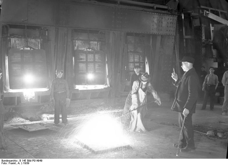 Bundesarchiv_B_145_Bild-P014949,_Stahlwerk_Falvahütte_in_Schwientochlowitz.jpg